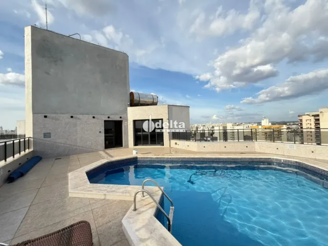Apartamento com 1 suíte disponível para locação no bairro Centro em Uberlândia-MG