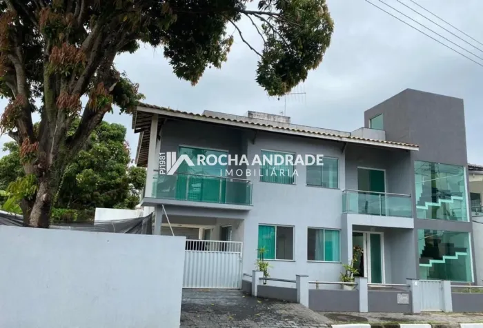 Casa de Condomínio Para Vender com 4 quartos 4 suítes no bairro Abrantes em Camaçari