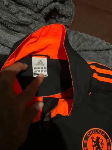 Vendo blusa da adidas 230.00$
