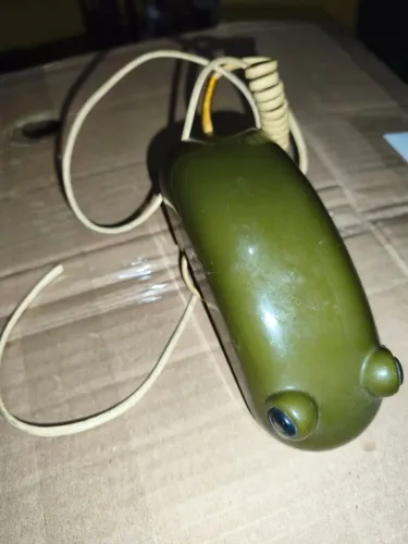 telefone retrô em formato de sapo dos anos 1980