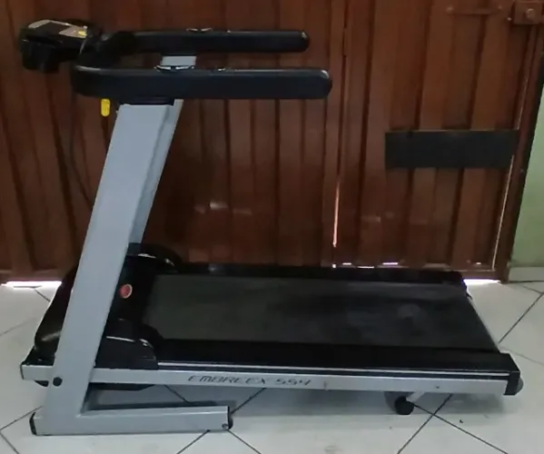 Ate 4x sem Juros - Esteira Elétrica Embreex 554 - Profissional - 12 Km - Motor e Placa Weg