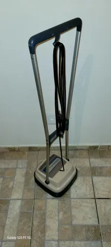 Vendo enceradeira em bom estado 