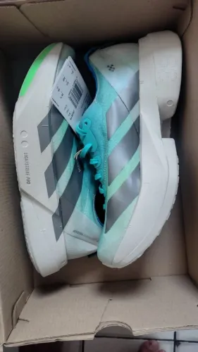 Tênis de corrida adidas 