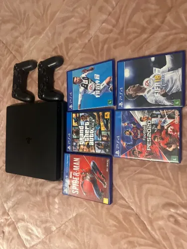 PlayStation 4 Slim 1TB + 2 Controles + 5 Jogos