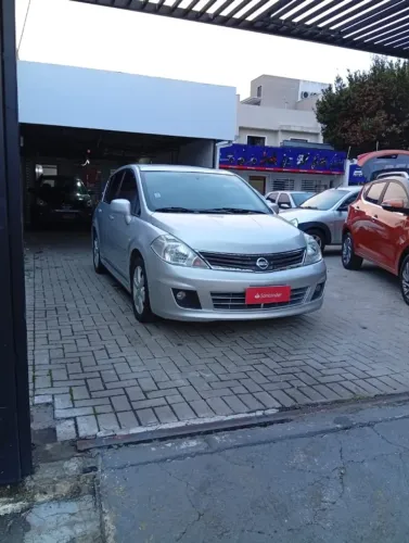 Nissan Tiida SL 1.8/1.8 Flex 16V Mec. 2012