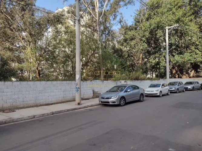 Terreno com mais de 1,1 mil m² na Vila Andrade à venda.