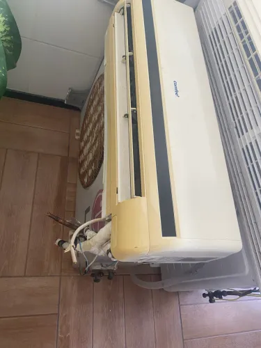2 ar condicionados funcionando