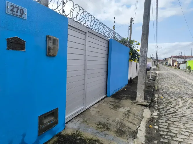 VENDE-SE CASA COM ENERGIA SOLAR NO BAIRRO VIDA NOVA - CONJUNTO JOCKEY CLUBE - PARNAMIRIM-R