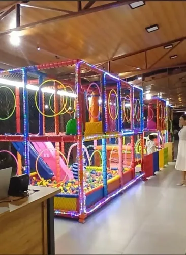Brinquedos, Kidplay e playground