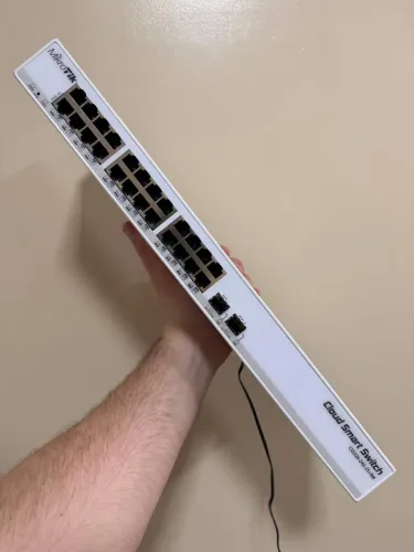 Switch Gerenciável MikroTik CRS326-24G-2S+RM - Cloud Smart Switch