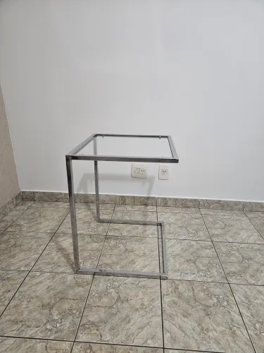 Mesa canto vidro