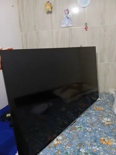 TELEVISÃO 65 POLEGADAS TCL TELA COM DEFEITO