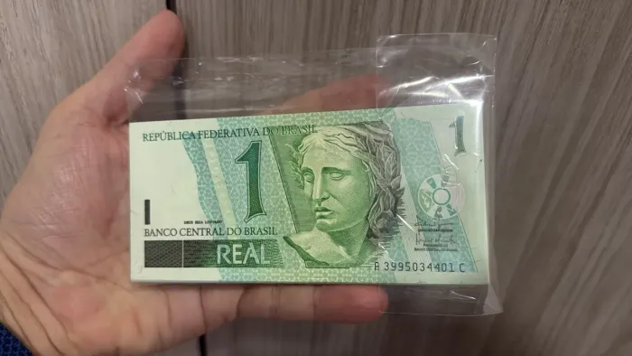 cédula de 1 Real da primeira família do Real, emitida pelo Banco Central do Brasil