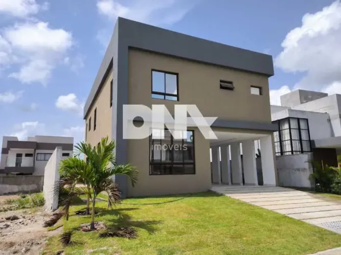 Casa em Condomínio : Duplex / Residencial / Comercial Norte