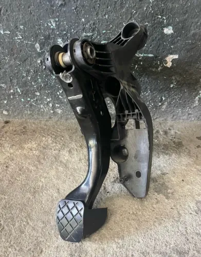 Pedal de freio com suporte do VOLKSWAGEN POLO 1.6 16v