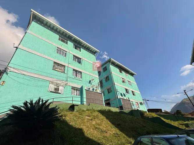Apartamento à venda no bairro Cascatinha, Petrópolis RJ.