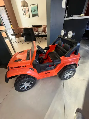 Jeep Wrangler elétrico infantil