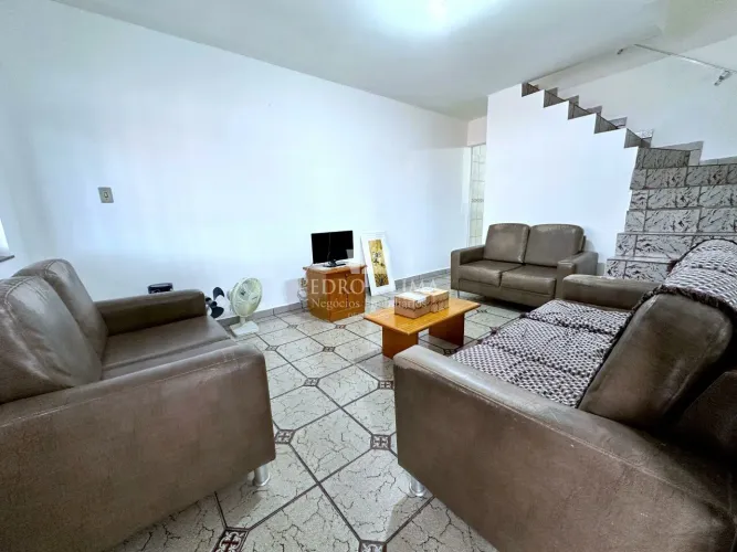 Sobrado frontal, 3 dormitórios, 2 vagas cobertas, varanda e 128 m² no Ermelino Matarazzo