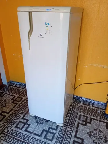 Geladeira Eletrolux turbo Frost Free