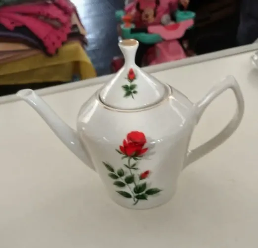 Bule pozzani Rosa vermelha impecável. 