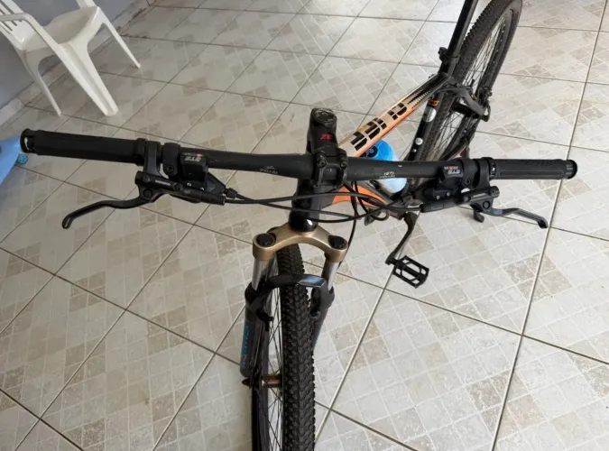 Bicicleta Mountain Bike Cliff Aro 29 - Excelente Estado / Pronta para Rodar