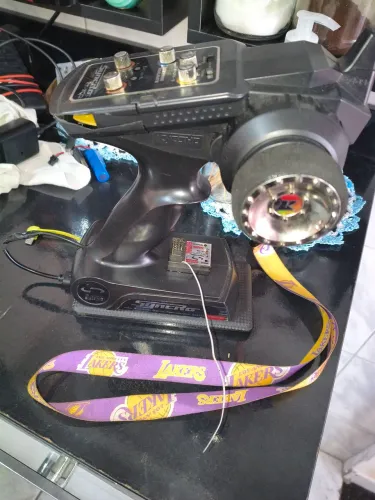 Rádio kyosho 2.4 com Power bank