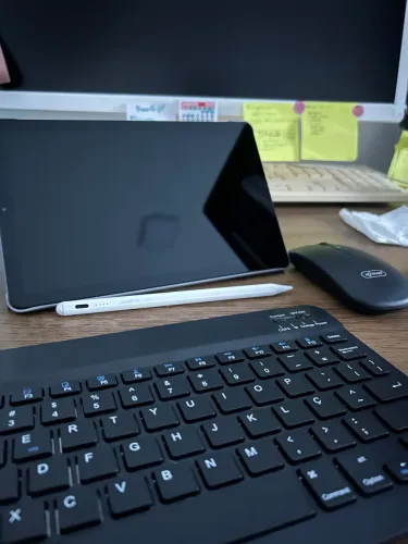 TABLET LENOVO M9 + TECLADO E MOUSE + CANETA DIGITAL 