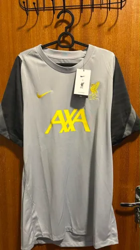 Camisa Liverpool com etiqueta nova 