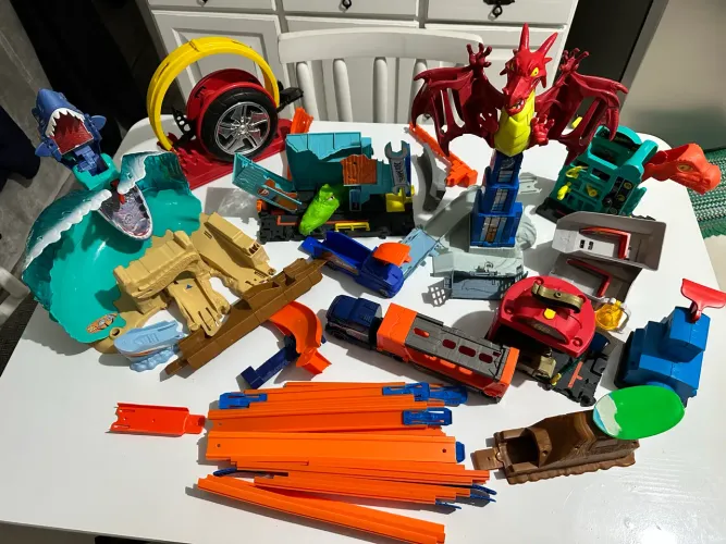 Vendo várias pistas da hot wheels