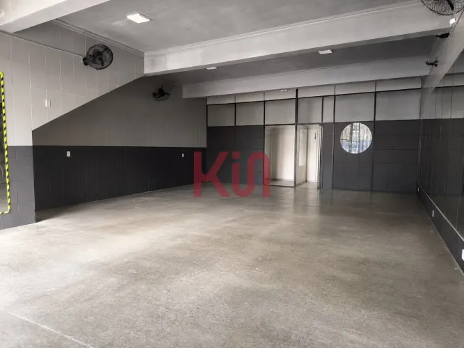 Sobrado à venda em São Paulo-SP, Água Funda: 3 salas, 4 banheiros, 320 m² de área!