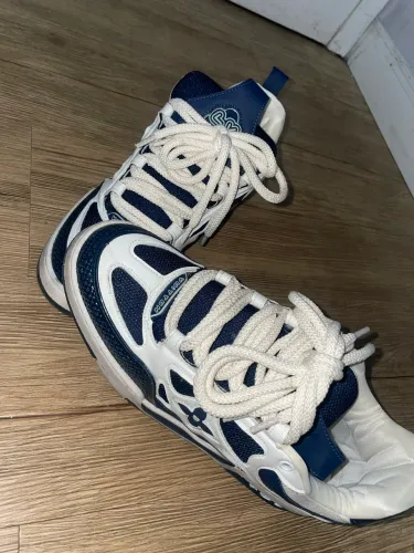 Tênis Louis Vuitton
