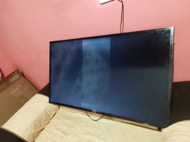 TV smart Samsung 43" com defeito
