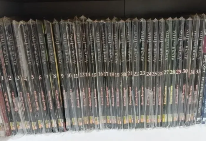 Coleção Mangá Ataque dos titãs