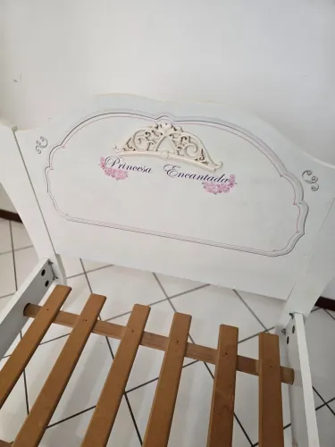 Cama solteiro com docel
