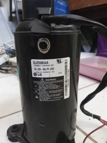 Vendo compressor 18mil btu's gás R22, muito conservado.