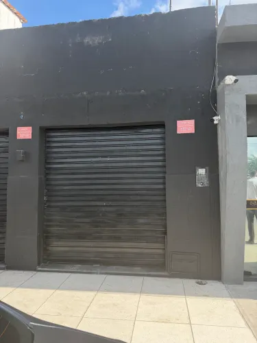 Ponto comercial com banheiro 