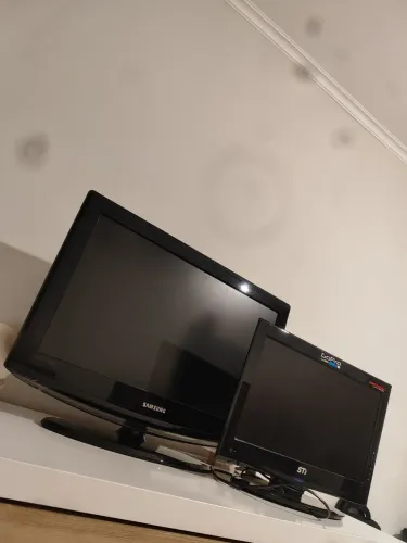 Vendo ou troco tv 32 polegadas e monitor de 18 polegadas 