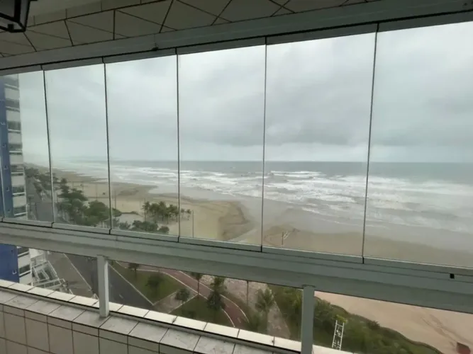 Apartamento com Vista para o Mar no Maracanã - Praia Grande - SP
