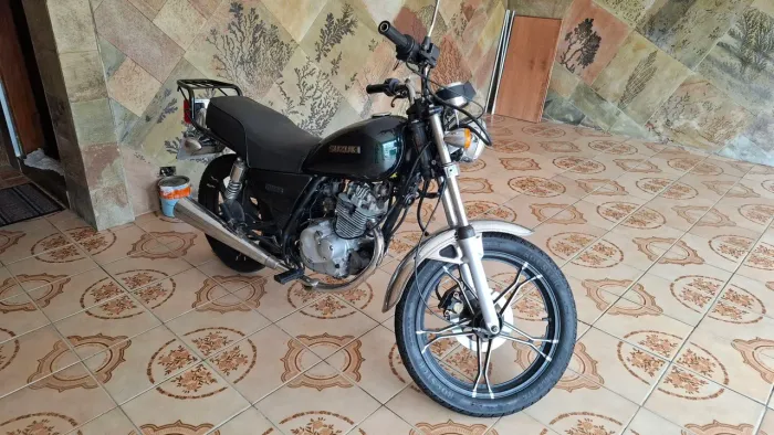 Suzuki Intruder 125
