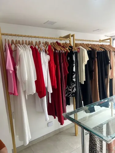 Repasse de loja de roupas feminina 