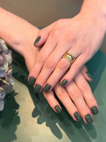 Manicure pedicure