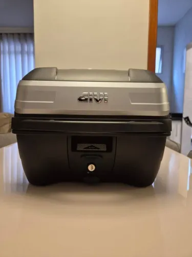 Baú Givi 33 Litros Em Estado de Novo