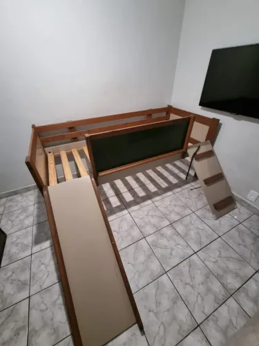 Cama GuaratujaTok Stok escorregador, escada  grade de proteção com colchão usada