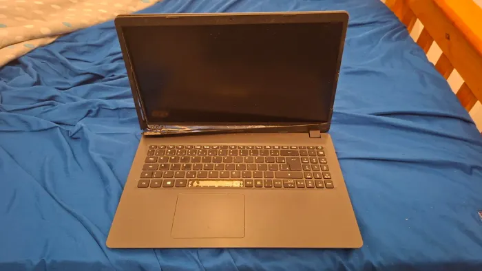 Notebook Acer Aspire 3 A315-56 com defeito na tela - para conserto ou peças<br>