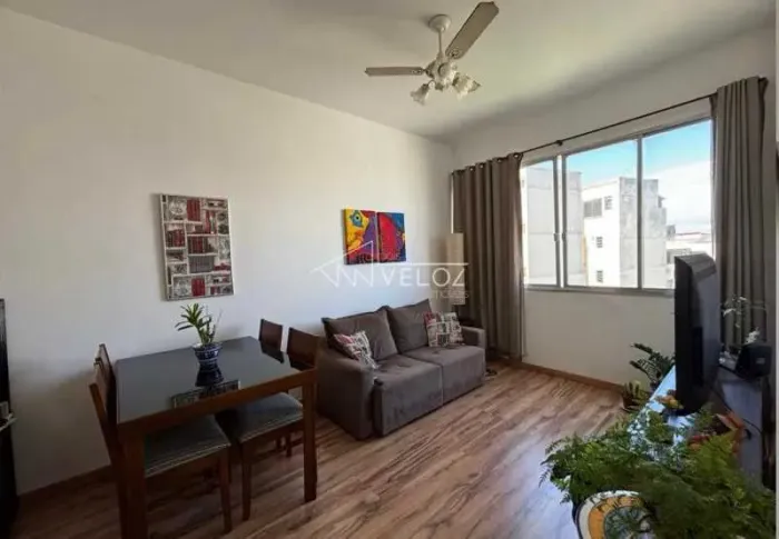 Apartamento : / Residencial / Centro
