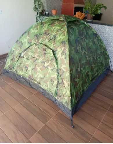 Barraca camping camuflada 6 lugares sem uso no centro de São Gonçalo 