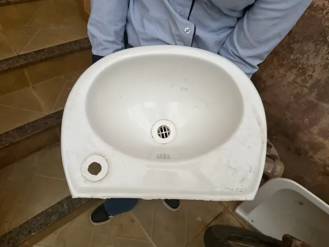 Vendo pia de banheiro 