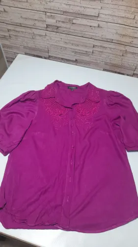 Vendo Blusa feminina Jean Darrot bordada Rosa seminova Tam 44