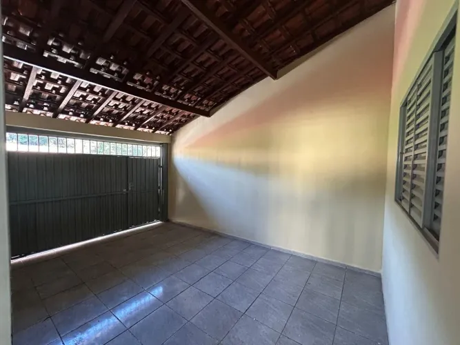 Casa com 2 dormitórios para alugar, 100 m² por R$ 1.400/mês - Chácara Flora - Jaú/SP