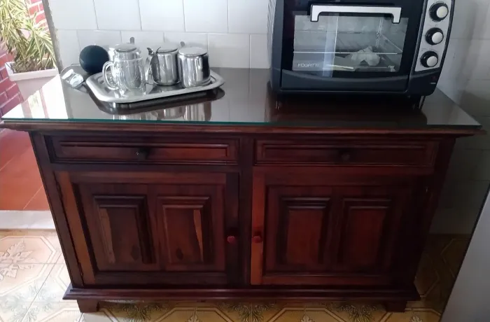 Vendo bufet 2 duas portas com tampo vidro temperado.